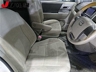 TOYOTA NOAH 2009