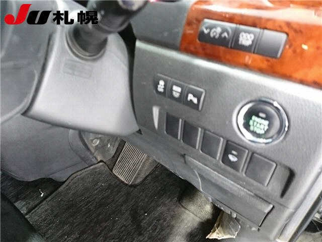 TOYOTA VELLFIRE 2010