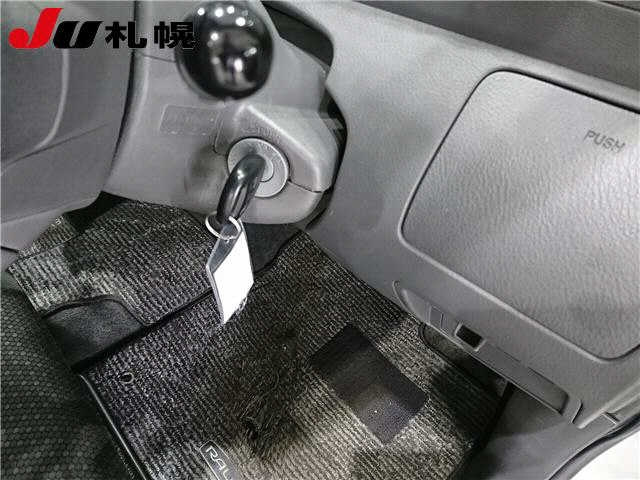 TOYOTA RAUM 2008