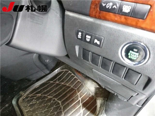 TOYOTA VELLFIRE 2010