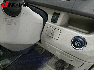 TOYOTA NOAH 2009