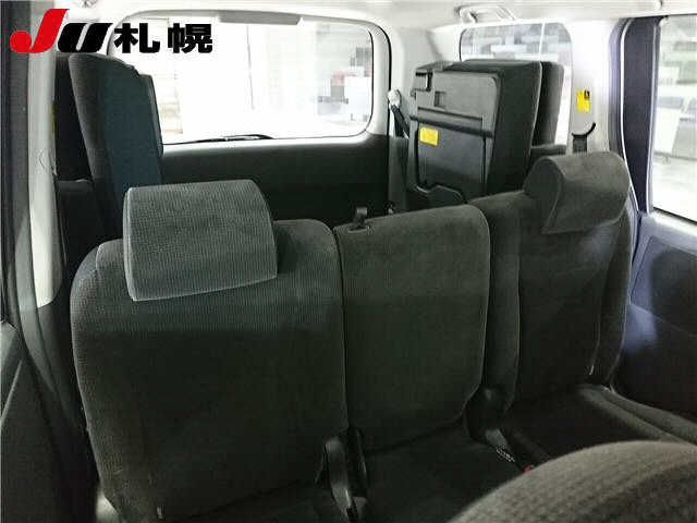 TOYOTA NOAH 2010