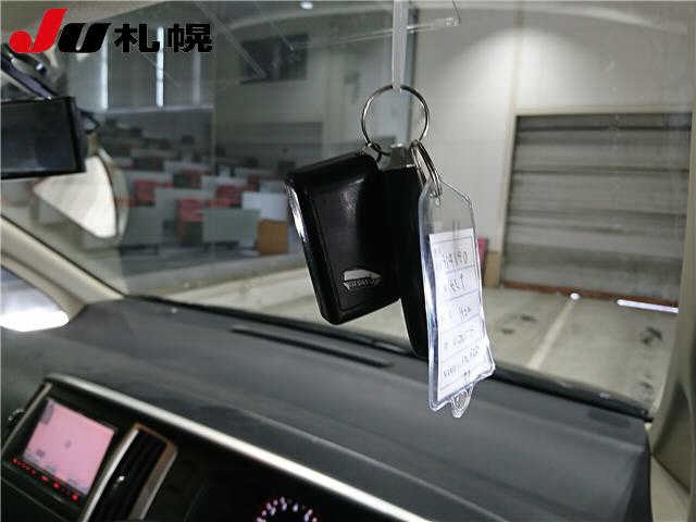 NISSAN SERENA 2010