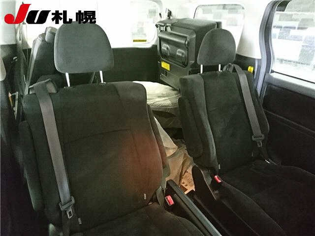 TOYOTA VELLFIRE 2010