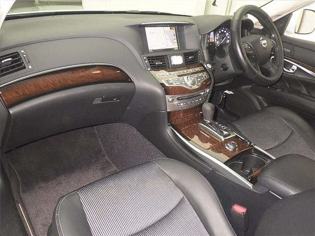 NISSAN FUGA 2011