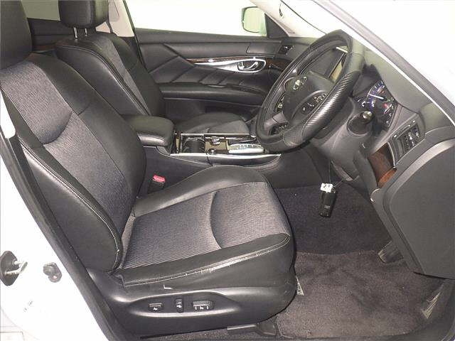 NISSAN FUGA 2011