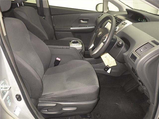 TOYOTA PRIUS ALPHA 2014