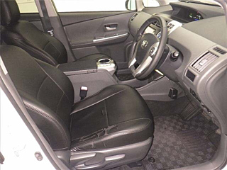 TOYOTA PRIUS ALPHA 2014