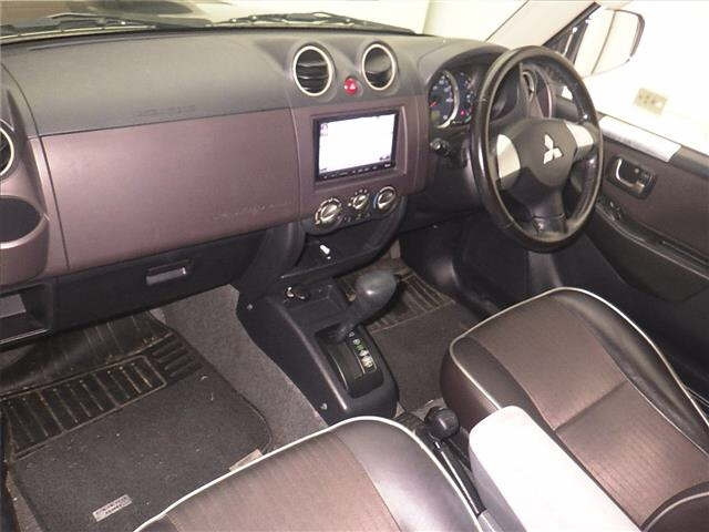 MITSUBISHI PAJERO MINI 2011