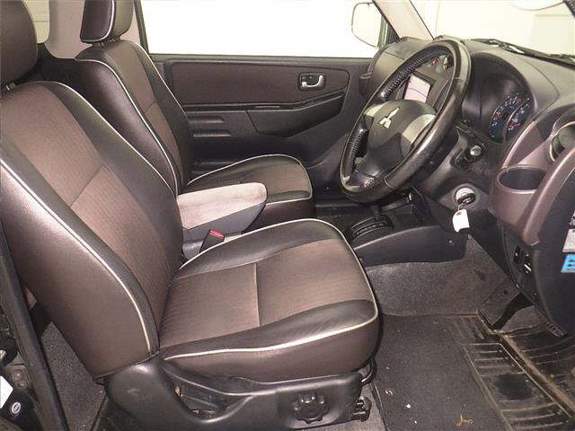 MITSUBISHI PAJERO MINI 2011