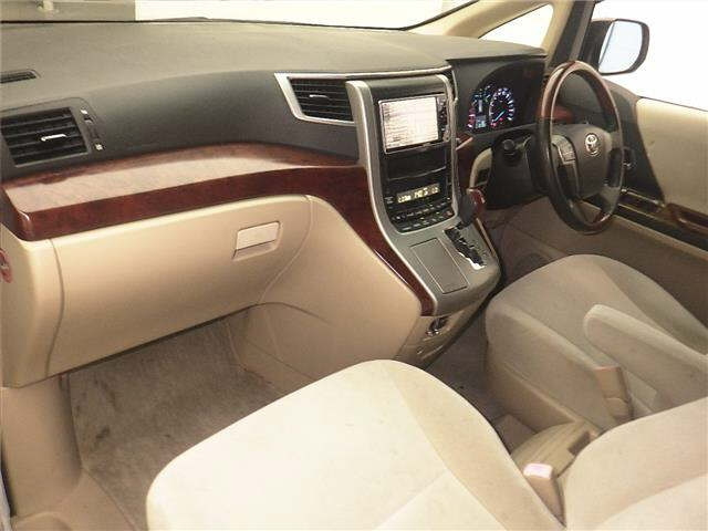 TOYOTA ALPHARD 2009