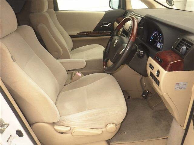 TOYOTA ALPHARD 2009