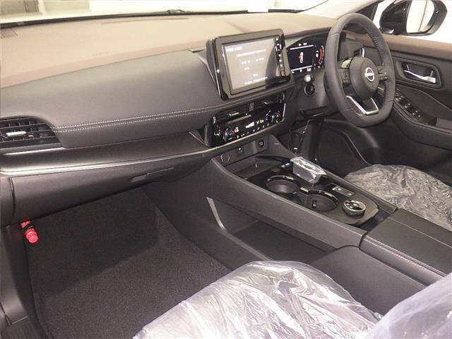 NISSAN X-TRAIL 2025