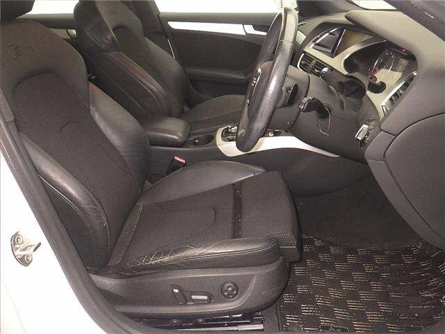 AUDI A4 2011