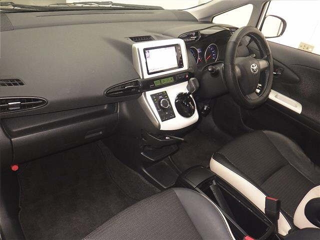 TOYOTA WISH 2014