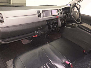 TOYOTA HIACE VAN 2013