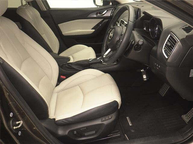 MAZDA AXELA 2017