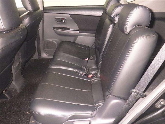 TOYOTA PRIUS ALPHA 2014
