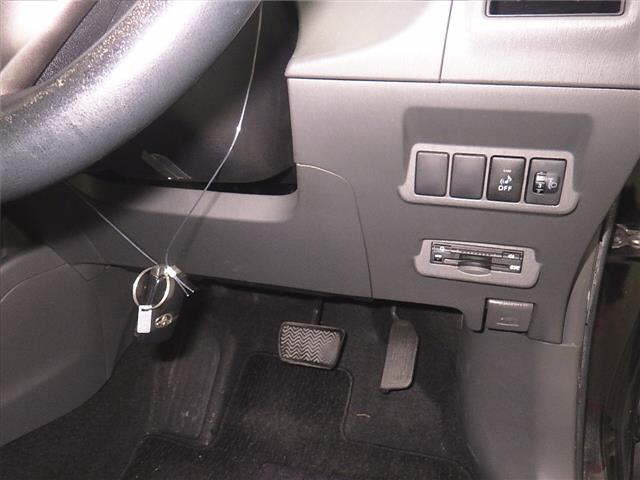 TOYOTA PRIUS ALPHA 2014