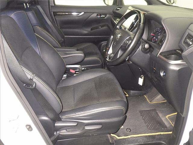 TOYOTA VELLFIRE 2016