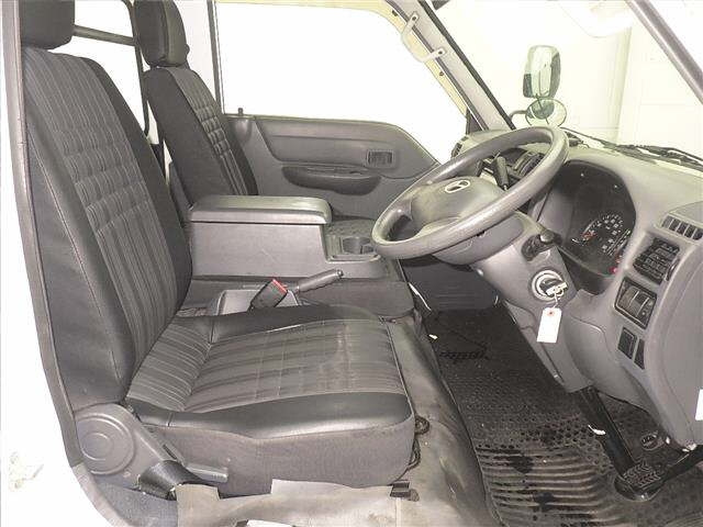 MAZDA BONGO VAN 2020