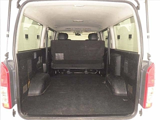 TOYOTA HIACE VAN 2017