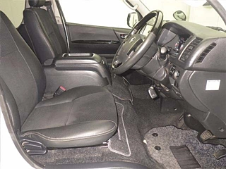 TOYOTA HIACE VAN 2017