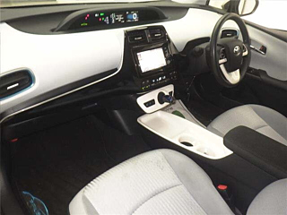 TOYOTA PRIUS 2016