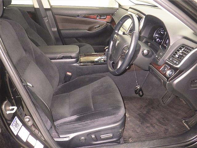 TOYOTA CROWN 2017