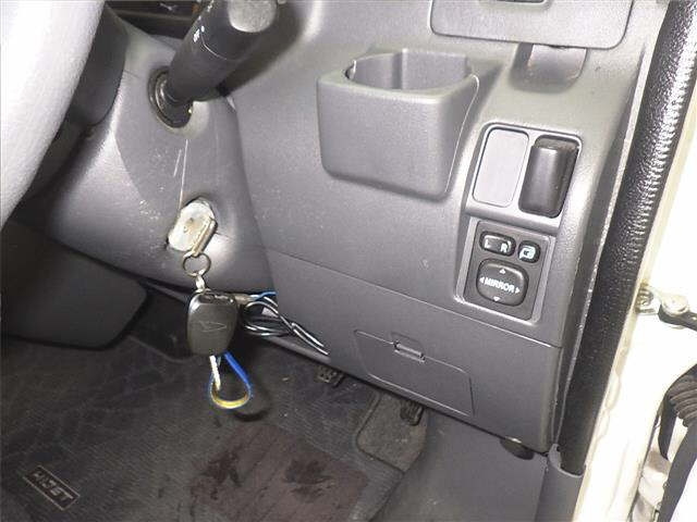 DAIHATSU HIJET VAN 2015