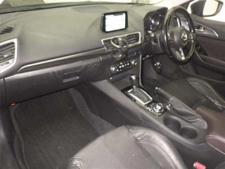MAZDA AXELA 2017