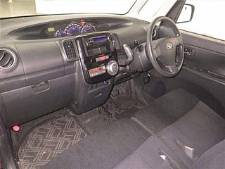 DAIHATSU TANTO 2011