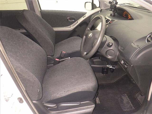 TOYOTA VITZ 2009