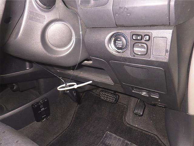 TOYOTA VITZ 2009