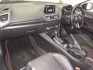 MAZDA AXELA 2017