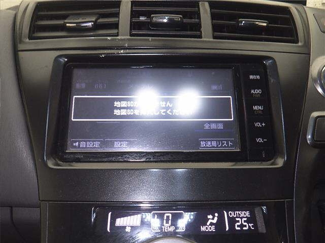 TOYOTA PRIUS ALPHA 2014