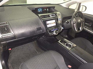 TOYOTA PRIUS ALPHA 2019