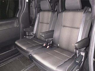 TOYOTA VOXY 2019
