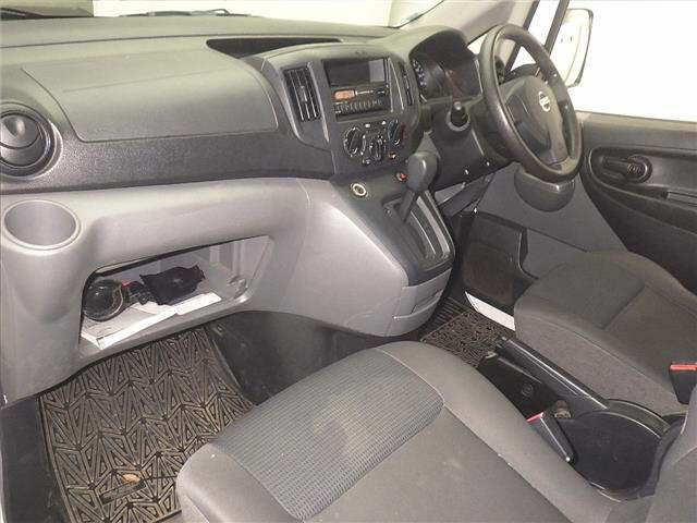 NISSAN NV200 2015