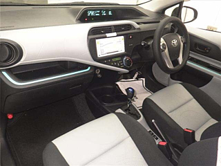 TOYOTA AQUA 2013