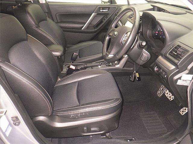 SUBARU FORESTER 2012
