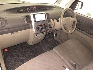 DAIHATSU TANTO 2011