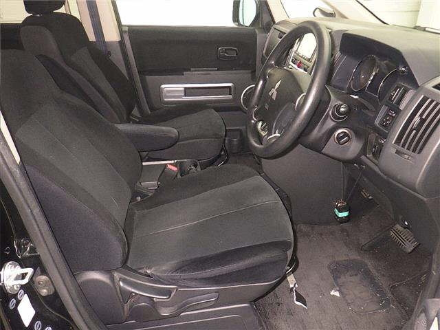 MITSUBISHI DELICA D5 2010