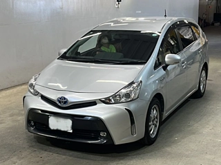 TOYOTA PRIUS ALPHA 2015