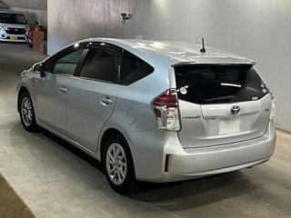 TOYOTA PRIUS ALPHA 2015