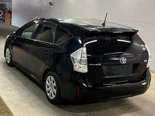 TOYOTA PRIUS ALPHA 2012
