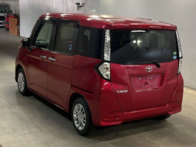 TOYOTA TANK 2018