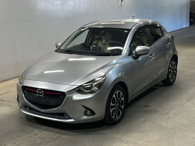 MAZDA DEMIO 2016