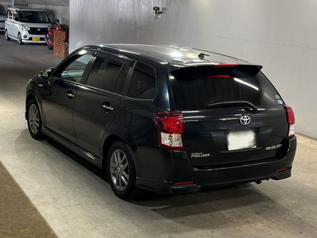 TOYOTA COROLLA FIELDER 2015