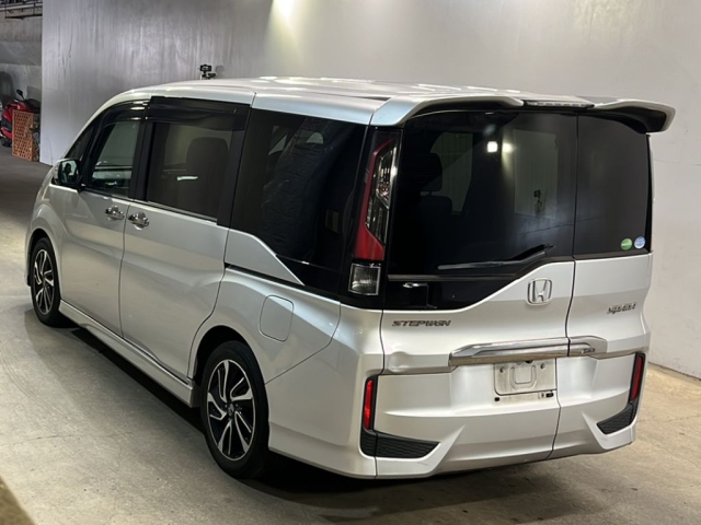 HONDA STEP WAGON 2015